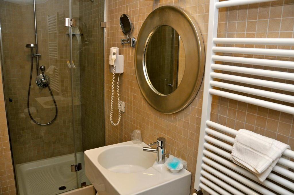 Hotel Del Conte Фонди Номер фото