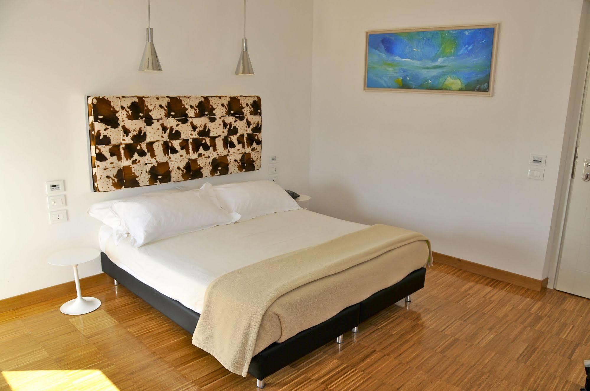 Hotel Del Conte Фонди Экстерьер фото