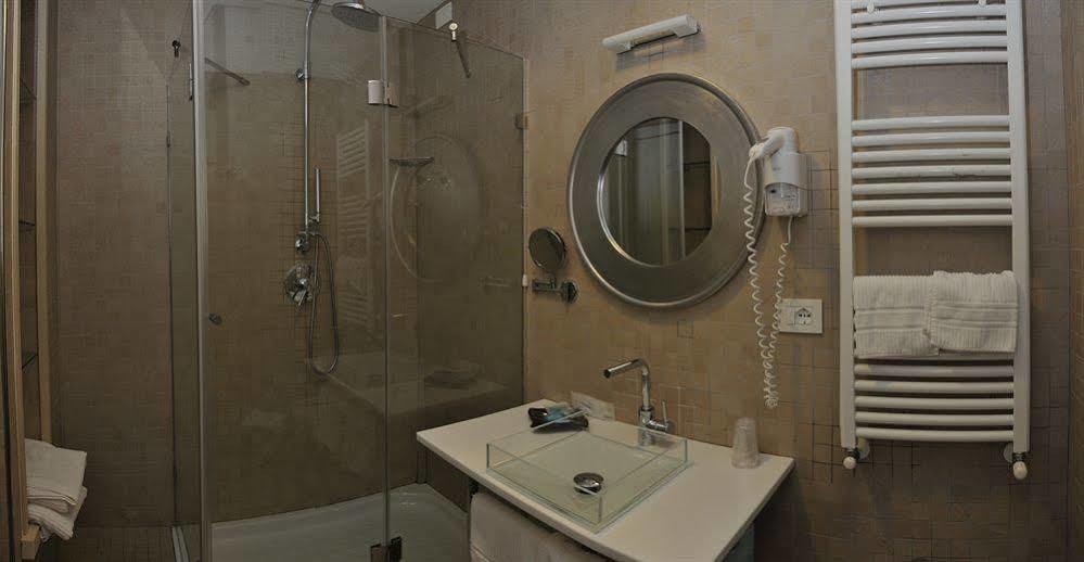 Hotel Del Conte Фонди Экстерьер фото
